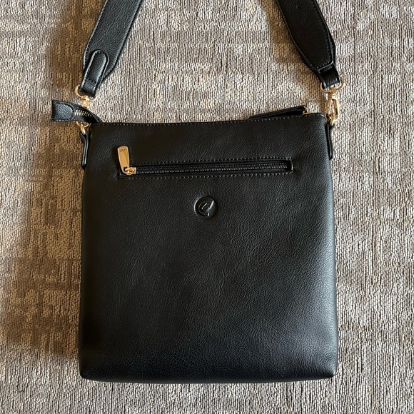 “Espe” crossbody bag.  Black. Vegan. - Picture 6 of 8